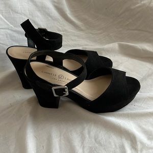 🛍Chunky heels in size 8/38.5. Worn once. Suede type material.